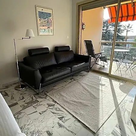 2 Comfortable 2 Bedrooms, Large South-facing Terrace Cannes