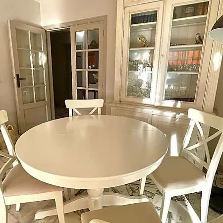 Otel 2 Comfortable 2 Bedrooms, Large South-facing Terrace 3*