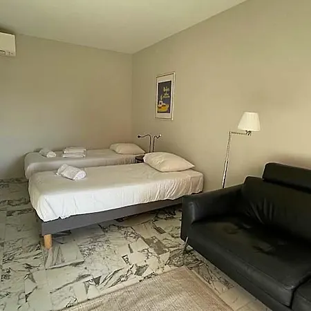 Otel 2 Comfortable 2 Bedrooms, Large South-facing Terrace